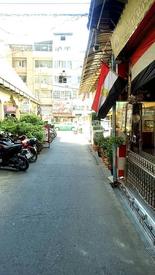 Lucky Palace Hotel Bangkok Exteriör bild